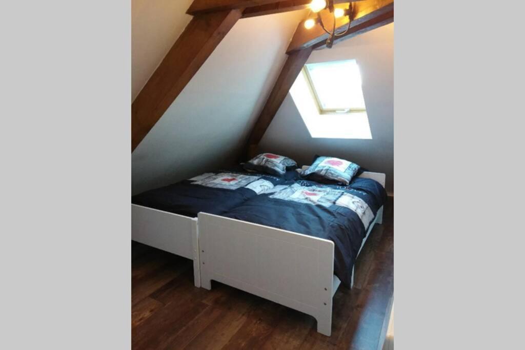 Appartement lumineux, calme et panoramique !! Pouligney-Lusans Extérieur photo